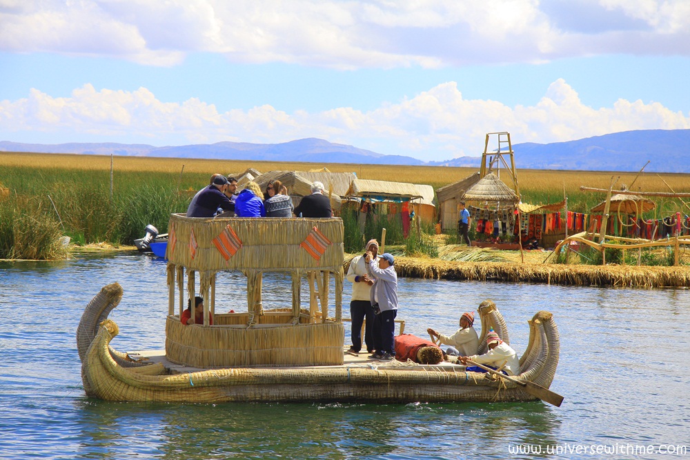 (Peru) Lake Titicaca, the largest lake in South America! People live on the lake.