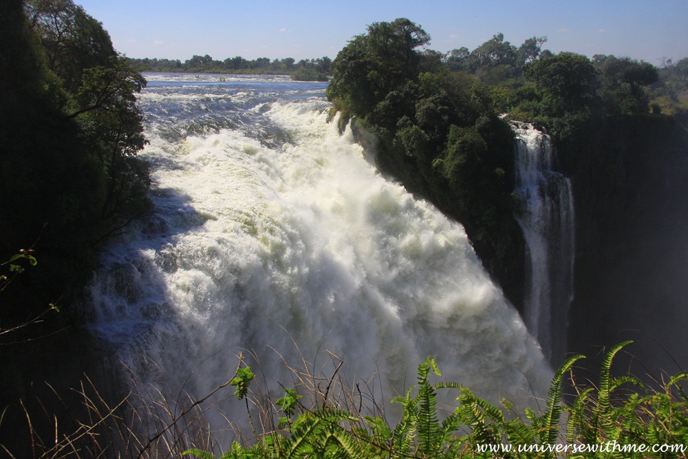 (Zimbabwe-Zambia) To see the last one of the world’s great waterfalls