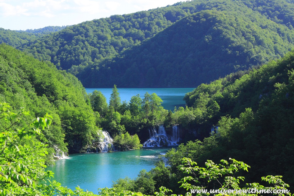 (Croatia) Plitvice Lakes National Park is one of the most beautiful park in the world.