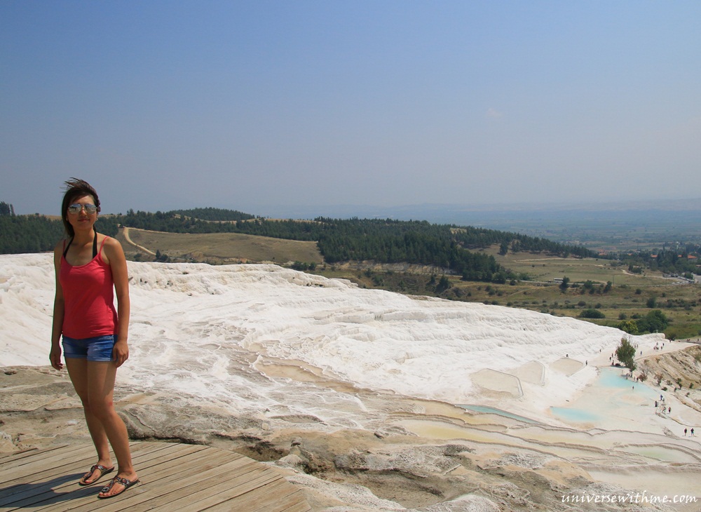 (Turkey) White hill, Pamukkale in the middle of summer